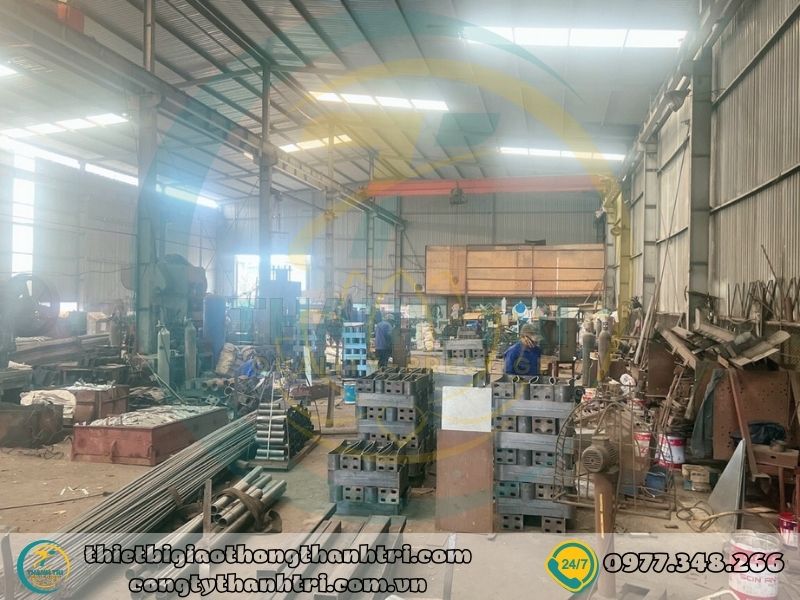 Sản xuất lan can cầu đường mạ kẽm mới nhất 2024 Sản xuất lan can cầu đường mạ kẽm mới nhất 2024